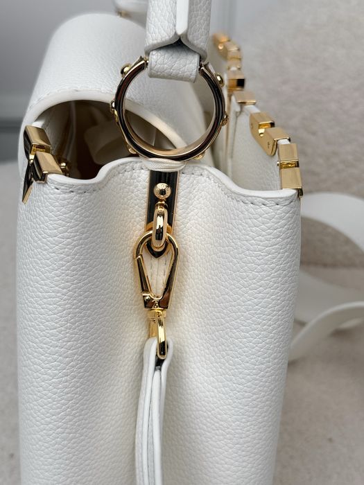 Сумка Louis Vuitton Capucines White