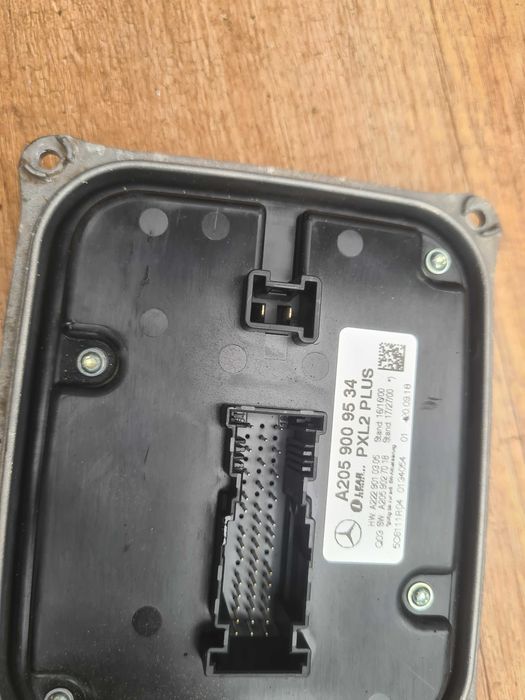 Mercedes CLS C257 moduł przetwornica lampy OE 18r