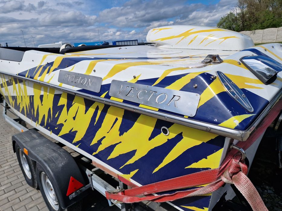 Motorówka Python Vector 7.4 V8
