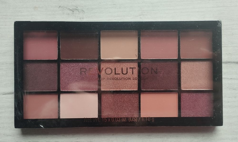 Paleta cieni Revolution NOWA