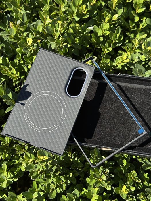 Карбоновый чехол Samsung Galaxy Fold 8 + MagSafe