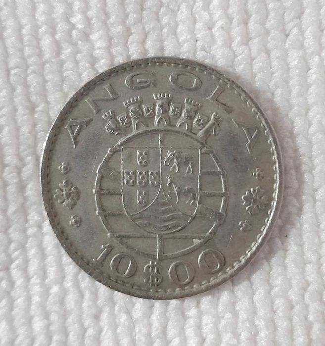 Moedas de Angola 2$50 escudos 1967 / 5 escudos 1972 e 10 escudos 1970