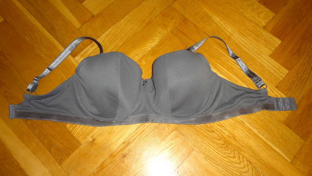 Biustonosz Britney Spears 80H  jak nowy