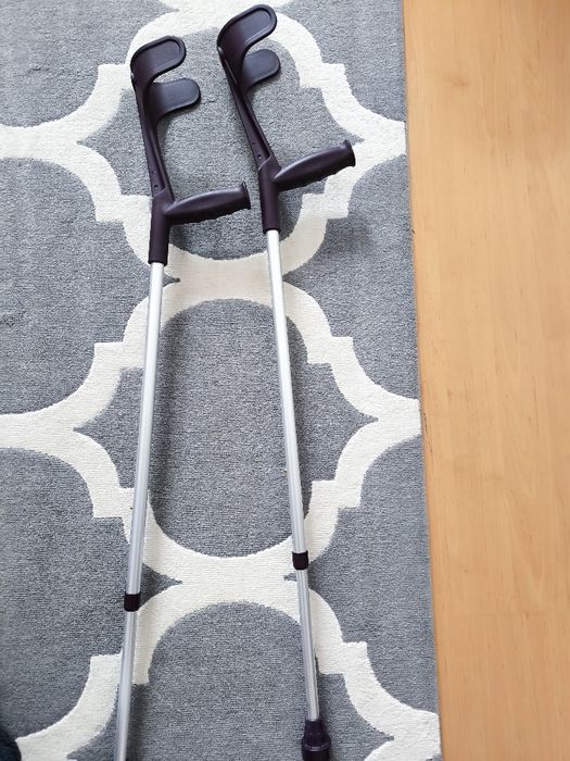 kule ortopedyczne rehabilitacyjne  inwalidzkie łokciowe regulowana wys