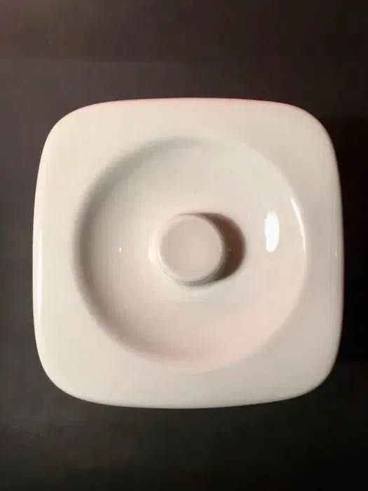 C. F. VIANA - caixa de porcelana antiga - 20 x 12,5 x 12,5 cm/s