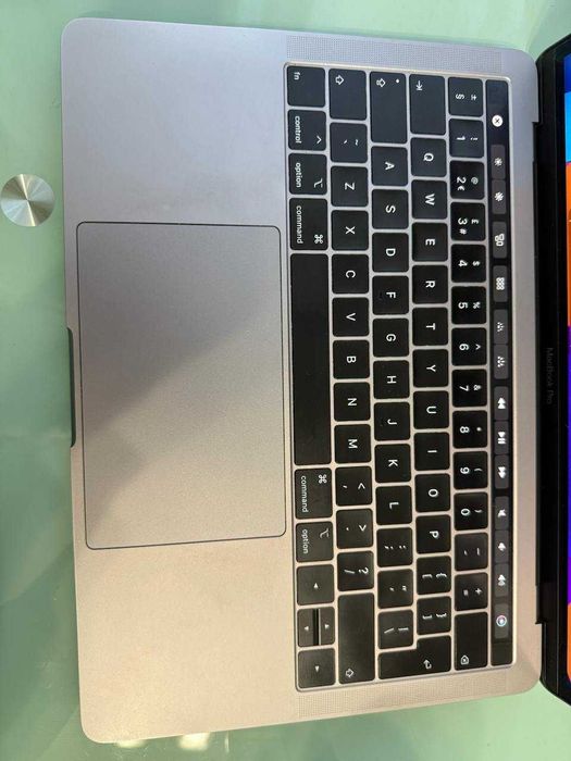 Ноутбук Макбук Про 2019, полностью рабочий, без ремонтов