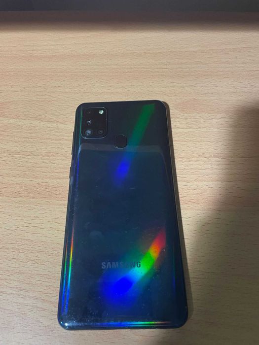 Samsung a21s, traseira com marcas de uso, ecrã impecável, e bom funcionamento,64 gb, sem impressão digital