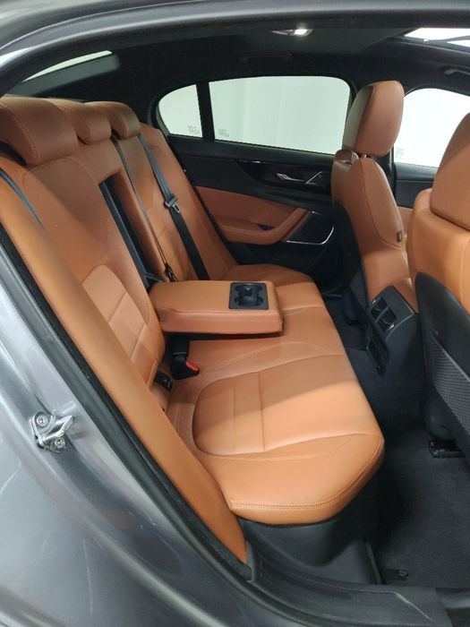 Jaguar XE R dynamic P250 ano 2023 só 31000km motor 2.0 250cv gasolina nacional como novo Todos os extras aceito retoma