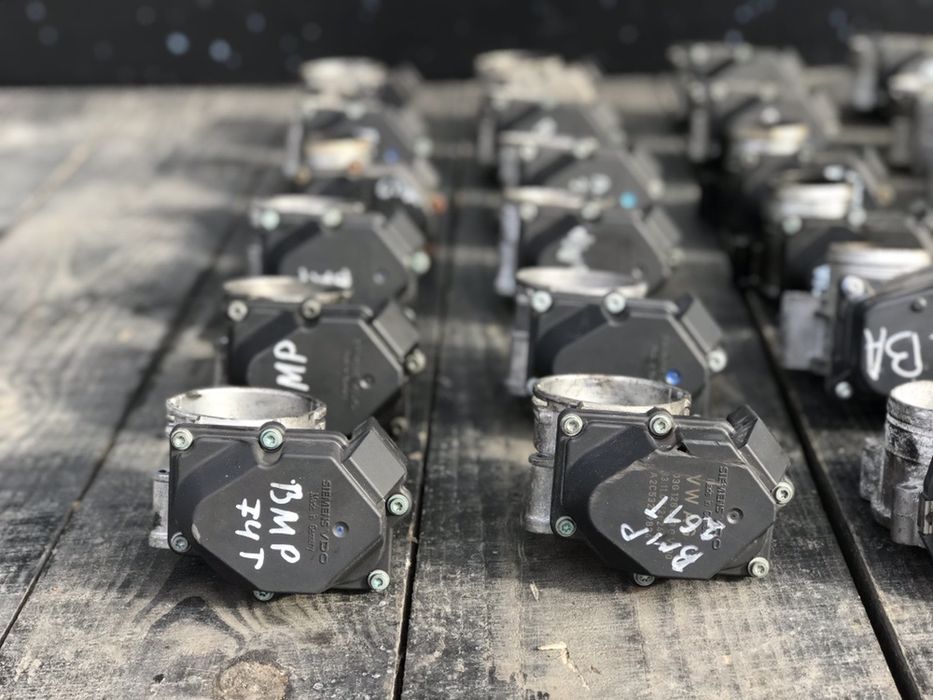 Дроссельная заслонка Volkswagen Passat B6 Golf 5 Caddy Touran