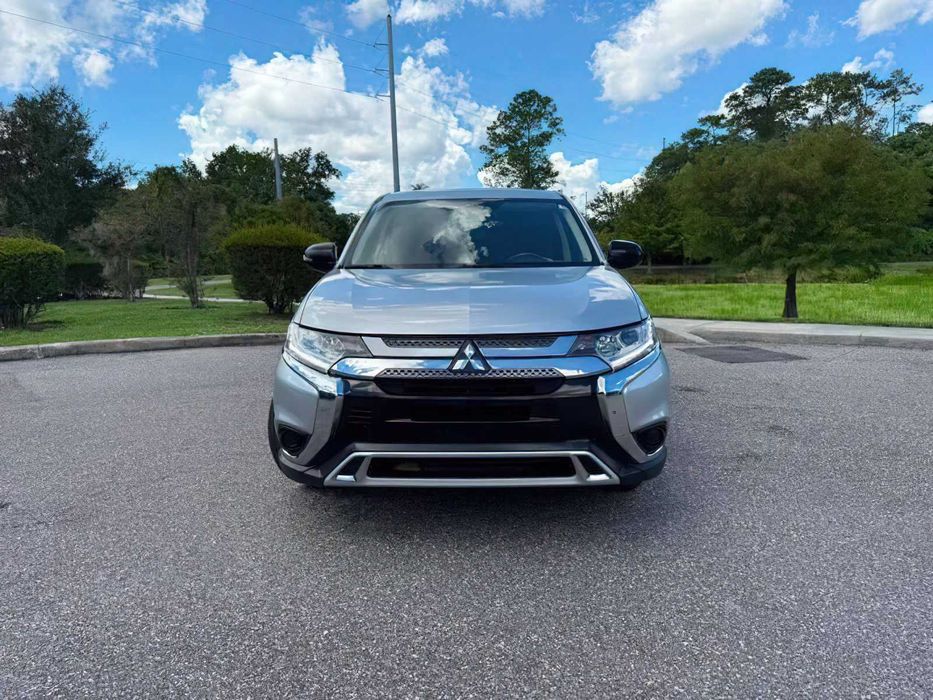 Mitsubishi Outlander ES 2.4      2020