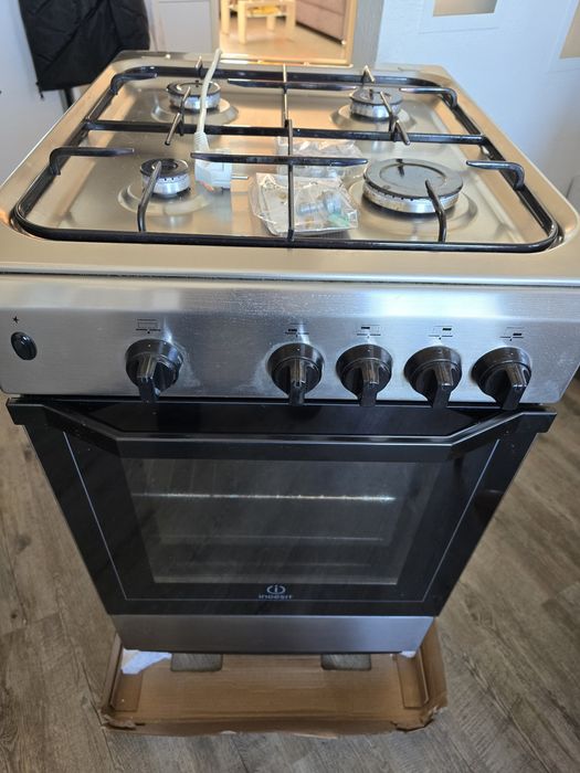 Kuchenka gazowa piekarnik gazowy Indesit pod butlę gazową lub naprawa