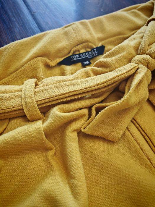 Spodnie musztardowe Top Secret
