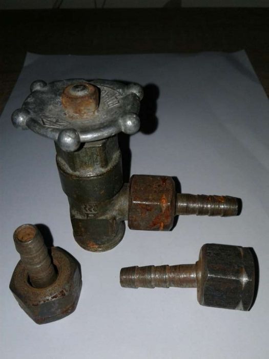 Футорка соединитель газ.балона(с левой резьбой) ч/з кислородный шланг