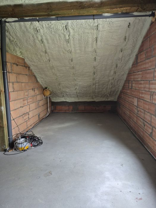 Ocieplenie pianą pur poddasza stropy dachy ocieplanie pianką izolacje