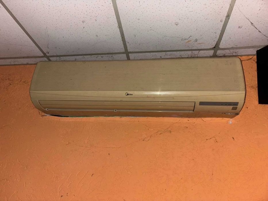 Продам б/у обладнання з кафе