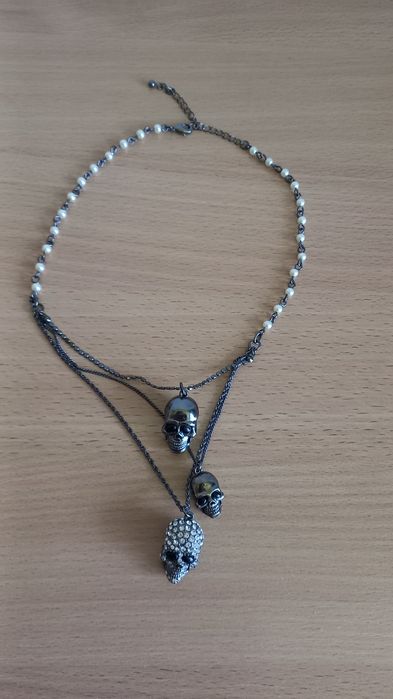 Колье с черепами