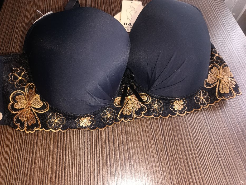 Zjawiskowy biustonosz Bardot