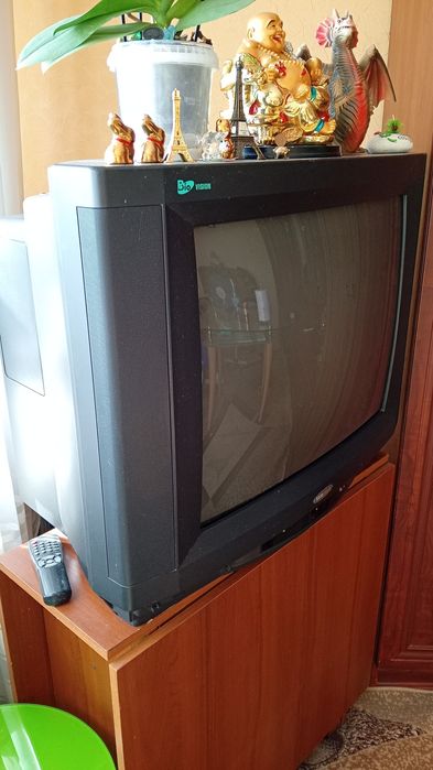 Терміново продам телевізор