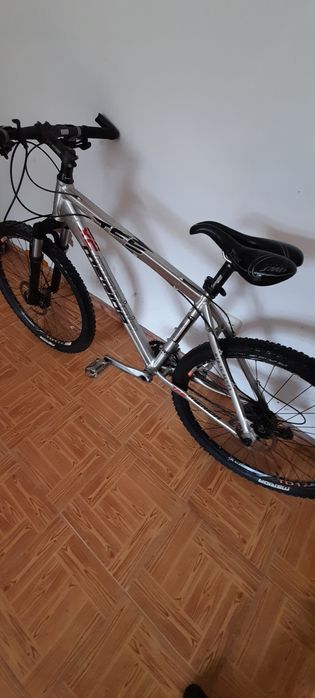 Vender bicicleta de montanha.