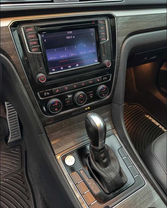 Продам Volkswagen Passat SEL 2016 рік можлива розстрочка,кредит!