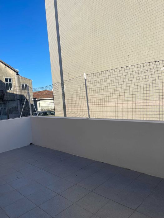 Alugo Loja 80 m2 ao Forno - Rio Tinto