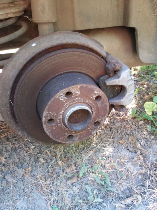 Суппорт цапфа ступица Пассат б5