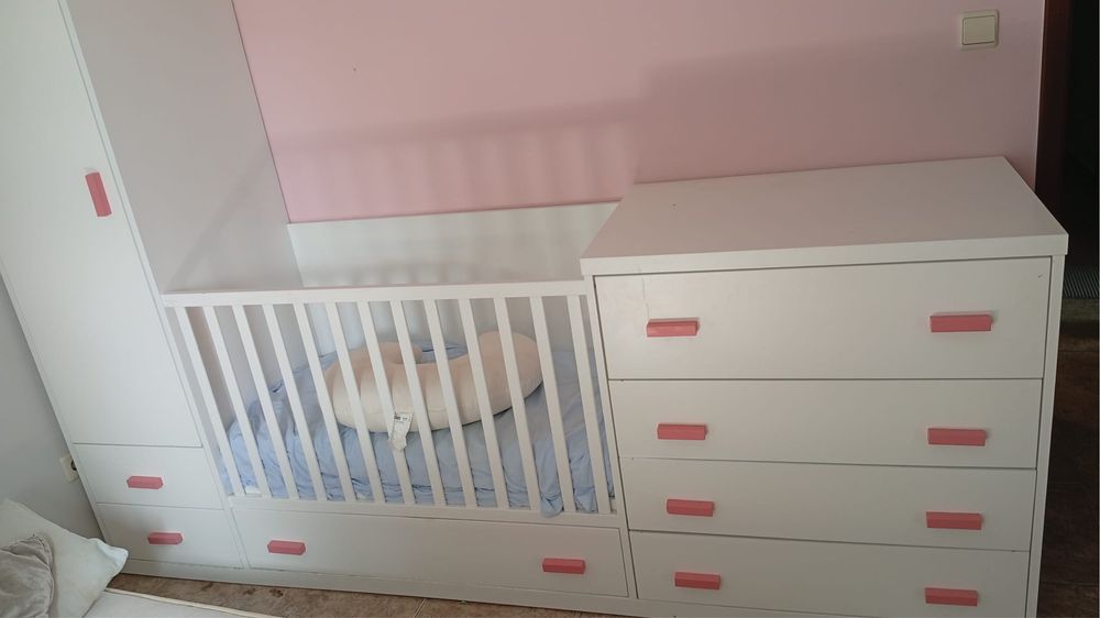 Jogo de quarto bebe menina semi-novo