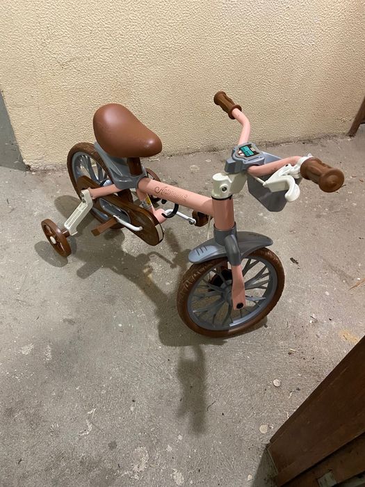 Bike infantil retrô cor castanho e rosa
