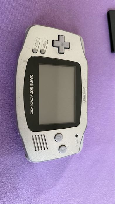 Game Boy Advance + 4 Gry (Mario, Pokemon, Driver, T2)