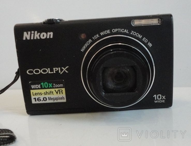 Фотоапарат Nikon s6200. Стан середній є зарядне і картка память
