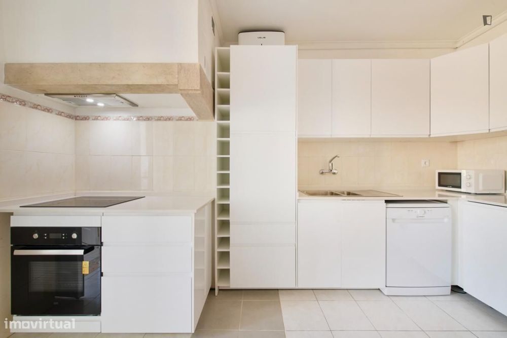 Quarto - localizado em Entrecampos Lisbon