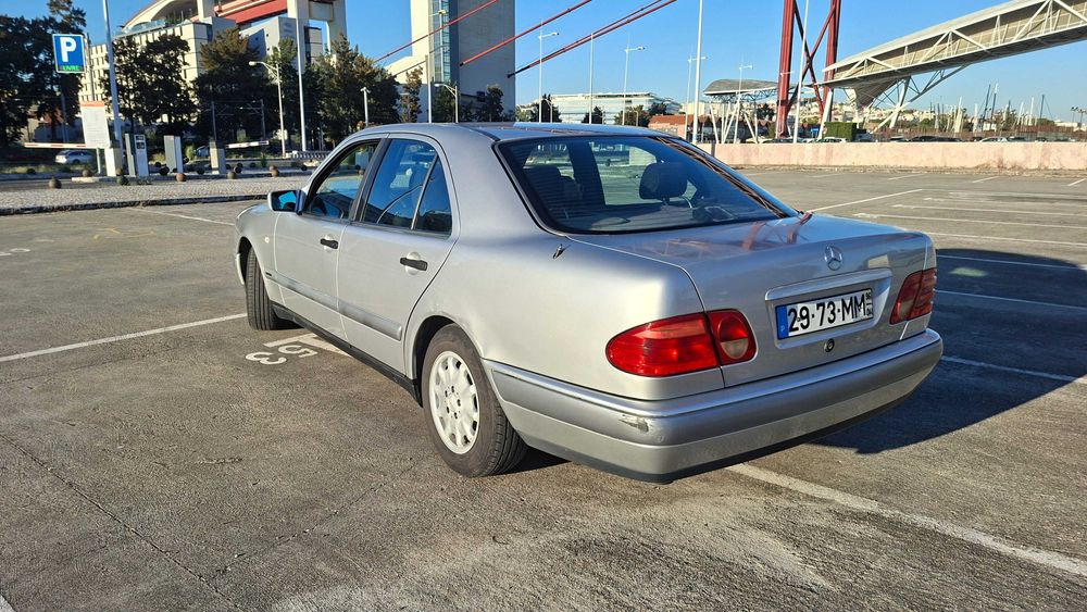 Mercedes E200 W210