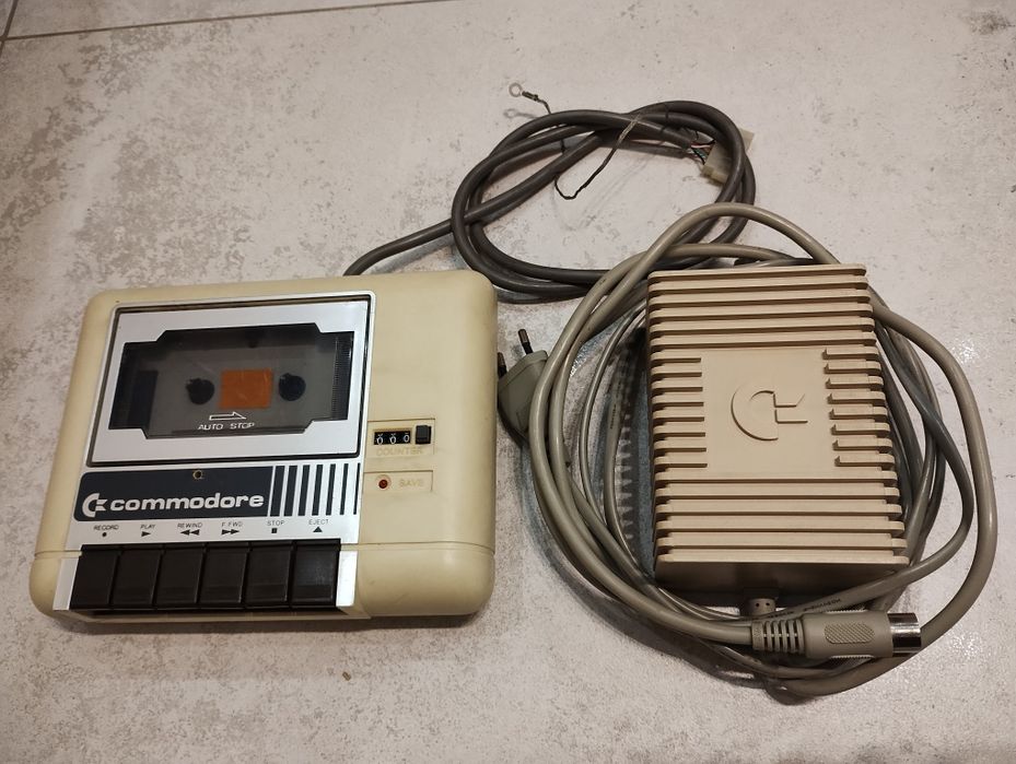 Commodore C64 magnetofon zasilacz kasety itd