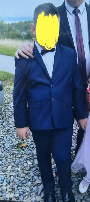Modny garnitur dla chłopca  XL