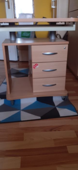 Sprzedam biurko uzywane
