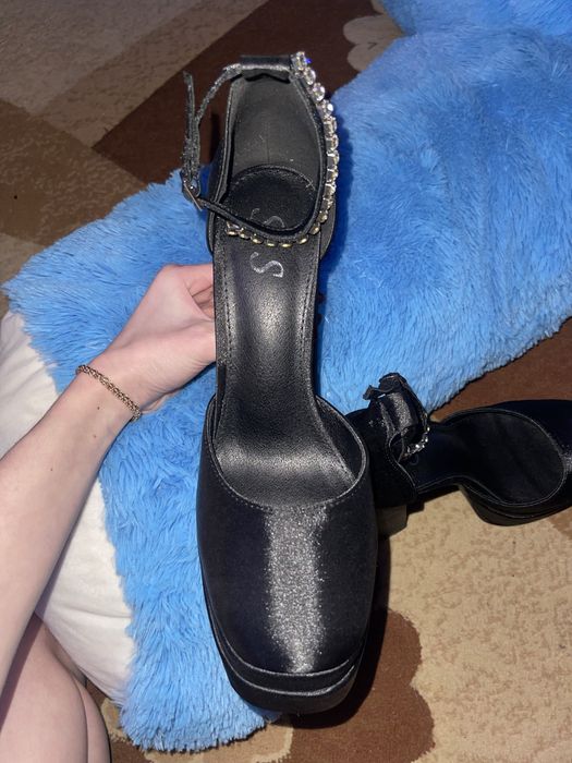 Туфлі Bratz в стилі Versace