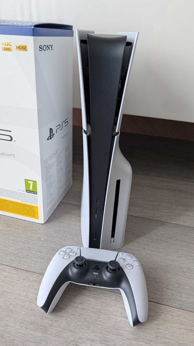 PS5 Slim z napędem z marca +FF XVI w gratisie