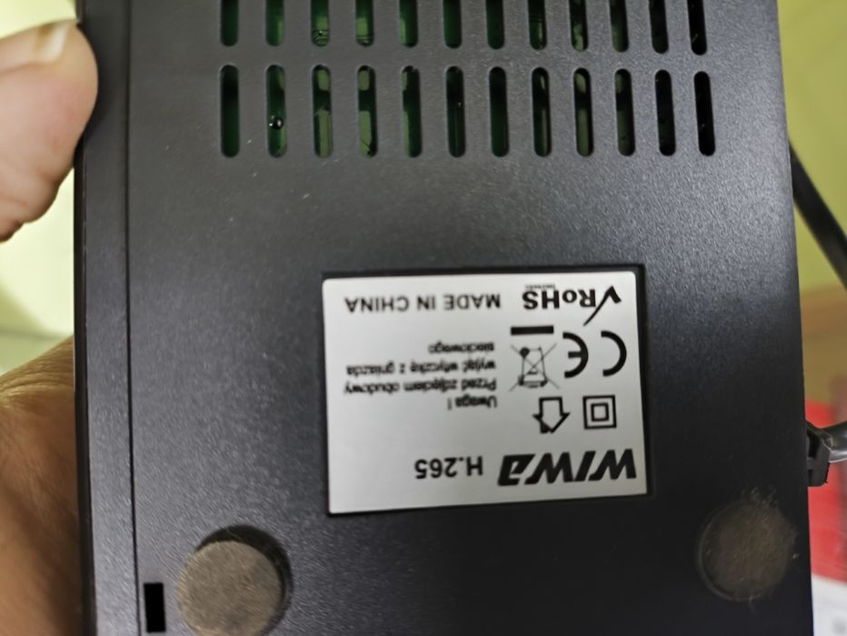 Telewizor Samsung 37 cali + Dekoder WIWA DVB-T2 H.265