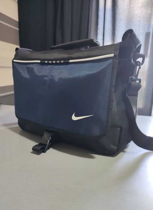 Сумка мессенджер Nike