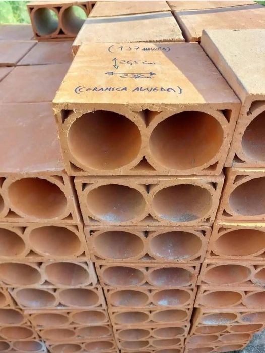 Garrafeira Cerâmica Agueda (Como Novo)