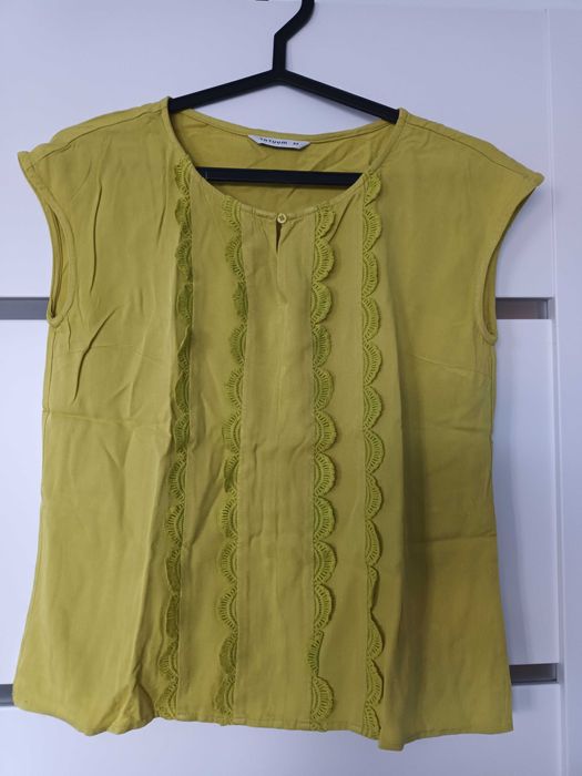 Bluzka damska marki Tatuum r. 34.