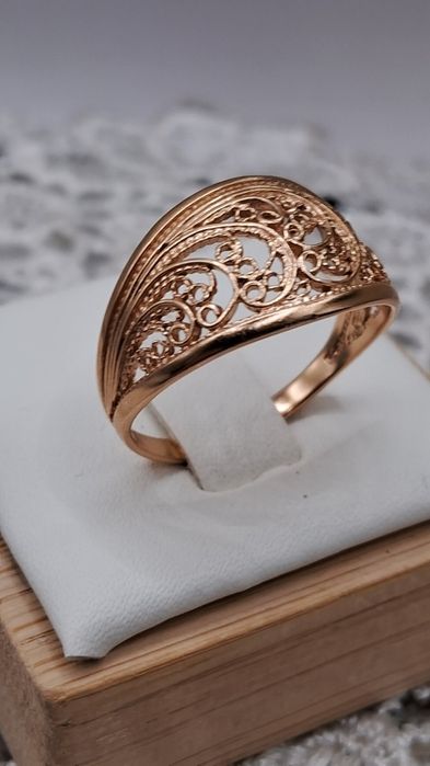 Золота каблучка 583