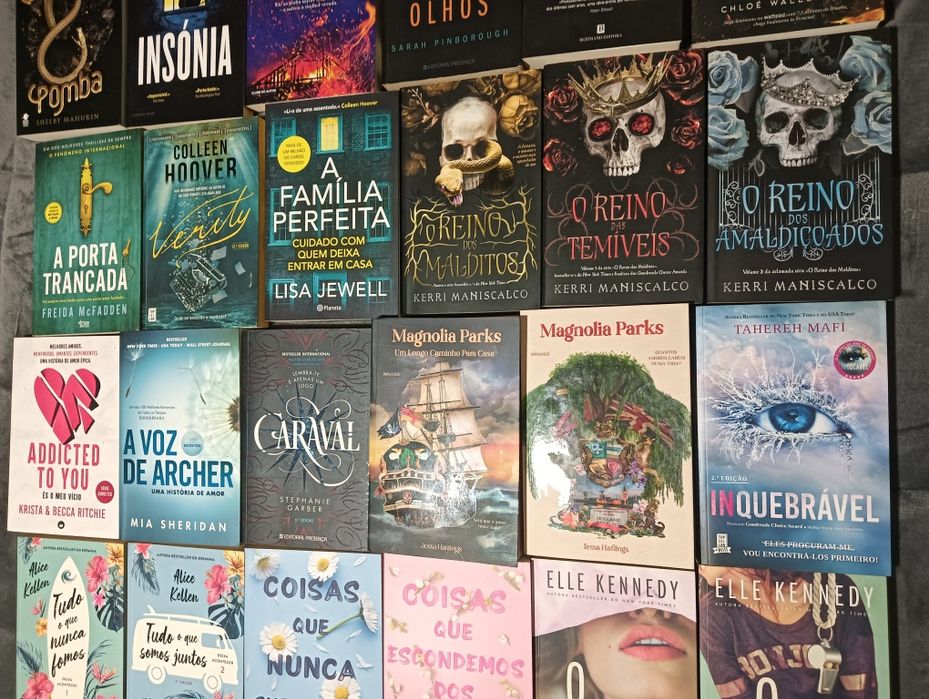 Vendo vários livros