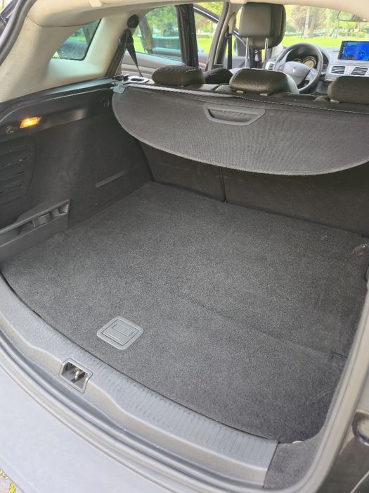 RENAULT Megane III Grandtour 1.5 dCi Diesel 110 cv

Dies