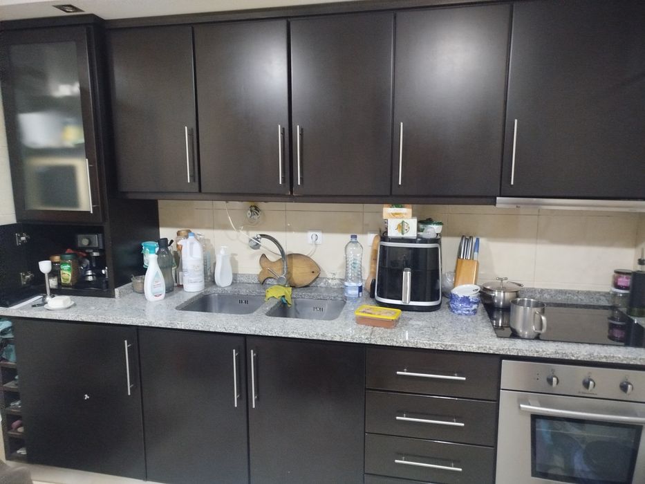 Cozinha  com bancada em pedra