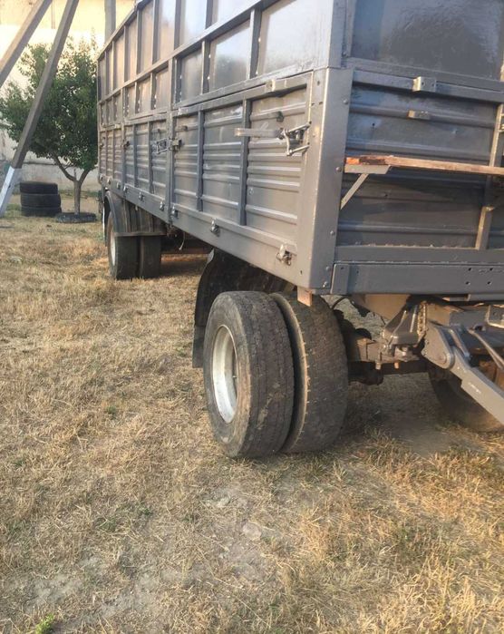 Зерновозный прицеп МАЗ