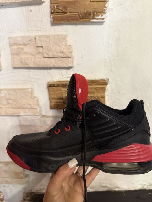 Jordan Max Aura 2,