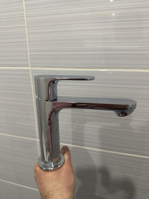 Змішувач для умивальника Hansgrohe Rebris