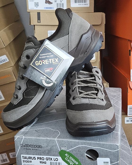 Кросівки Lowa Taurus pro gtx . Розмір 41 -44.5