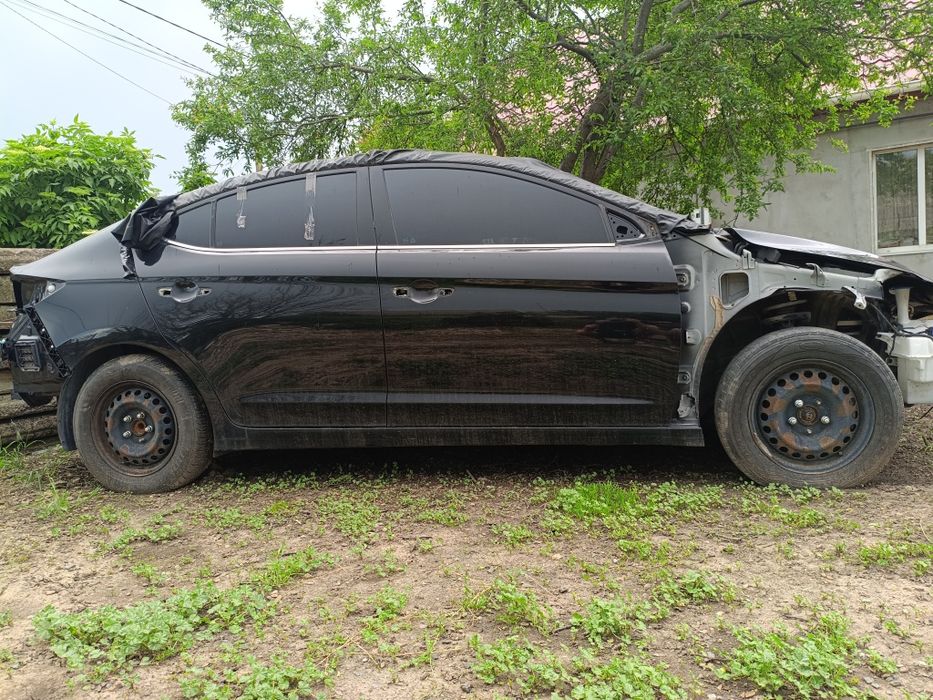 Hyndui Elantra 2017